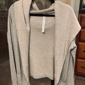 Women’s lululemon reversible sweater. Size 8